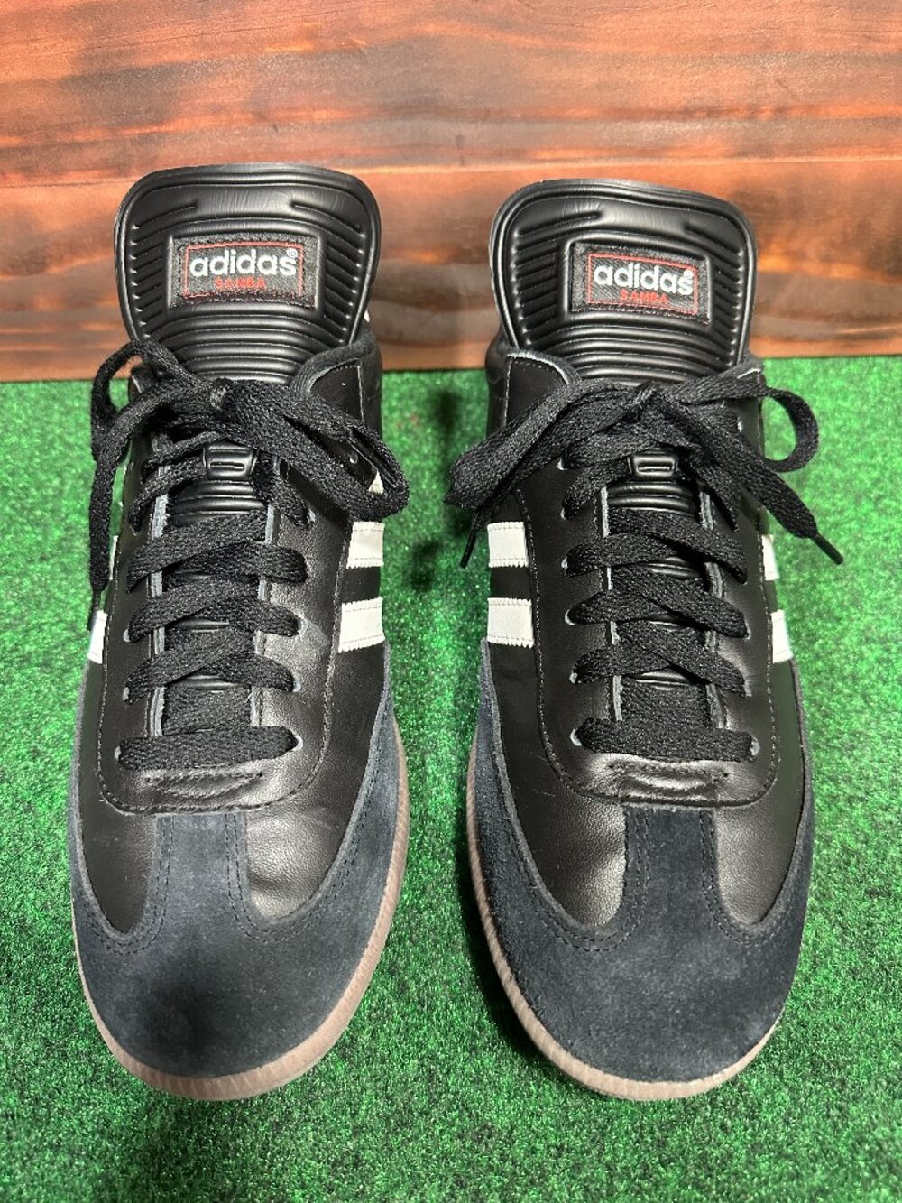 adidas Men's Samba Classic Indoor Soccer Shoes size 11 Excellent Condition